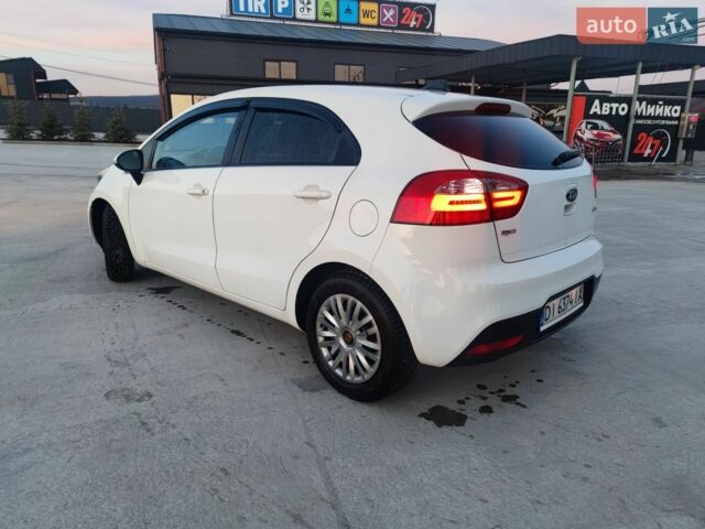 Белый Киа Рио, объемом двигателя 1.4 л и пробегом 299 тыс. км за 7200 $, фото 3 на Automoto.ua