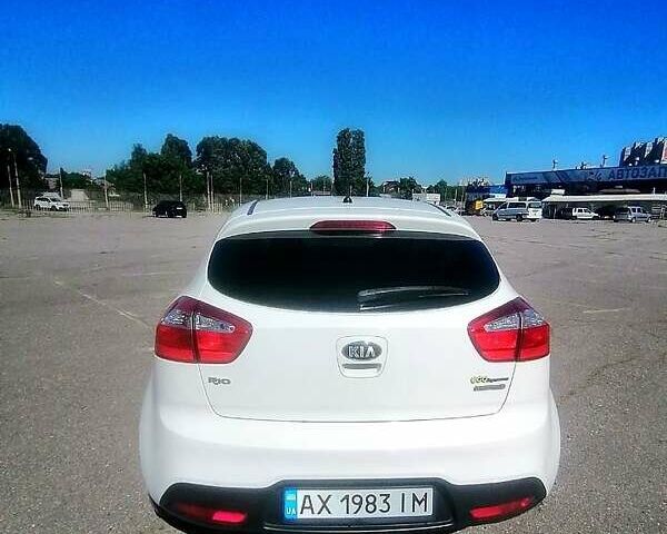 Белый Киа Рио, объемом двигателя 1.1 л и пробегом 80 тыс. км за 6200 $, фото 8 на Automoto.ua