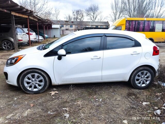 Білий Кіа Ріо, об'ємом двигуна 1.6 л та пробігом 202 тис. км за 7500 $, фото 3 на Automoto.ua