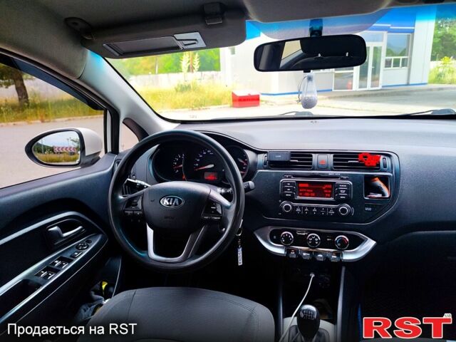 Белый Киа Рио, объемом двигателя 1.4 л и пробегом 282 тыс. км за 6999 $, фото 6 на Automoto.ua