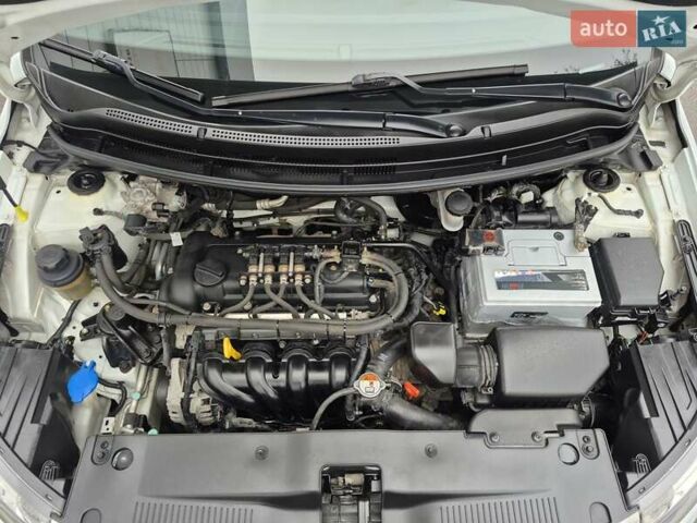 Белый Киа Рио, объемом двигателя 1.4 л и пробегом 132 тыс. км за 8999 $, фото 66 на Automoto.ua