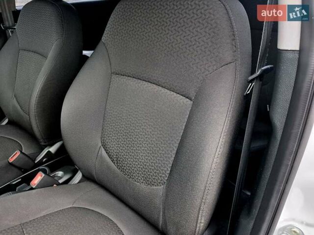 Белый Киа Рио, объемом двигателя 1.4 л и пробегом 132 тыс. км за 8999 $, фото 32 на Automoto.ua