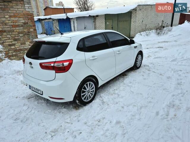 Білий Кіа Ріо, об'ємом двигуна 1.4 л та пробігом 132 тис. км за 8800 $, фото 4 на Automoto.ua