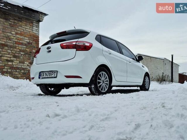 Білий Кіа Ріо, об'ємом двигуна 1.4 л та пробігом 132 тис. км за 8800 $, фото 3 на Automoto.ua