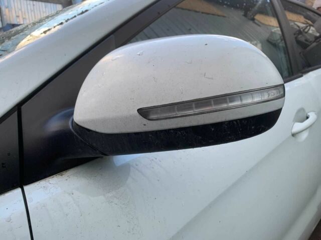 Білий Кіа Ріо, об'ємом двигуна 0 л та пробігом 170 тис. км за 2013 $, фото 2 на Automoto.ua