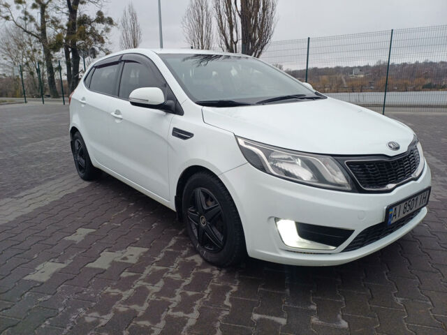 Белый Киа Рио, объемом двигателя 1.6 л и пробегом 201 тыс. км за 7700 $, фото 2 на Automoto.ua