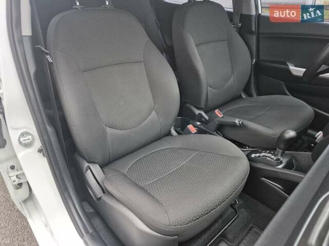 Белый Киа Рио, объемом двигателя 1.4 л и пробегом 132 тыс. км за 8999 $, фото 56 на Automoto.ua