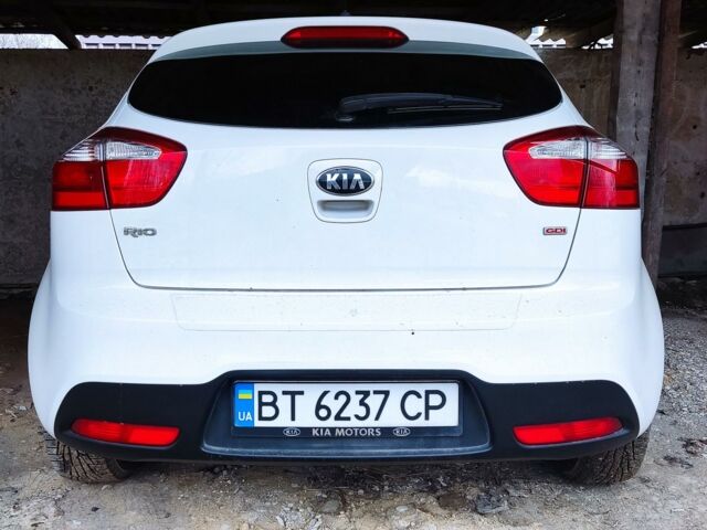 Білий Кіа Ріо, об'ємом двигуна 1.6 л та пробігом 202 тис. км за 7500 $, фото 7 на Automoto.ua
