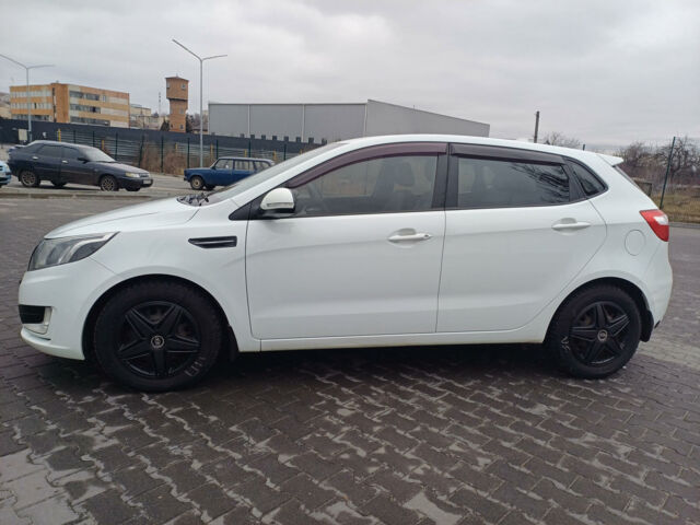 Белый Киа Рио, объемом двигателя 1.6 л и пробегом 201 тыс. км за 7700 $, фото 1 на Automoto.ua
