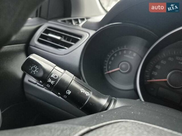 Білий Кіа Ріо, об'ємом двигуна 1.4 л та пробігом 132 тис. км за 8800 $, фото 34 на Automoto.ua