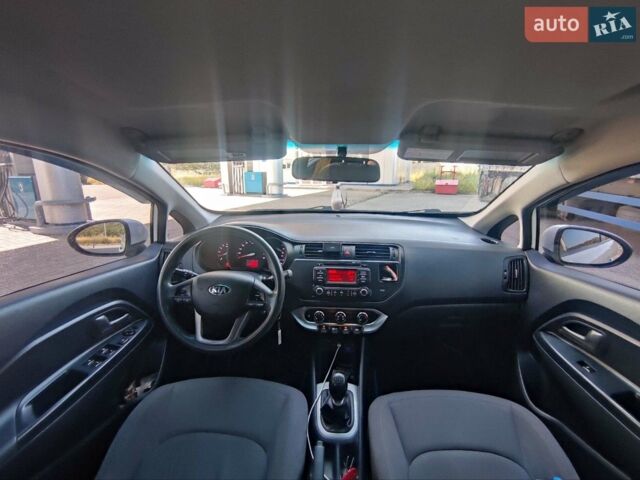 Белый Киа Рио, объемом двигателя 1.4 л и пробегом 299 тыс. км за 7200 $, фото 10 на Automoto.ua