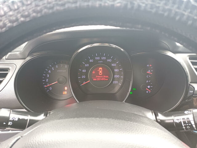 Белый Киа Рио, объемом двигателя 1.6 л и пробегом 201 тыс. км за 7700 $, фото 7 на Automoto.ua