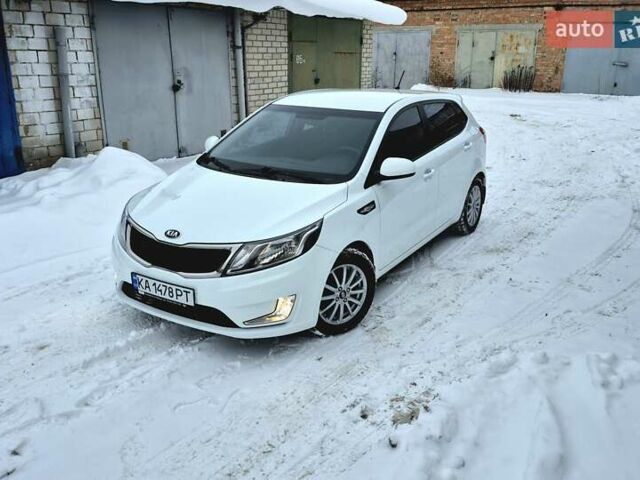 Білий Кіа Ріо, об'ємом двигуна 1.4 л та пробігом 132 тис. км за 8800 $, фото 67 на Automoto.ua
