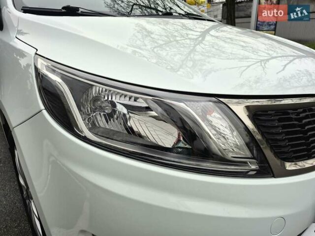 Білий Кіа Ріо, об'ємом двигуна 1.4 л та пробігом 132 тис. км за 8800 $, фото 19 на Automoto.ua
