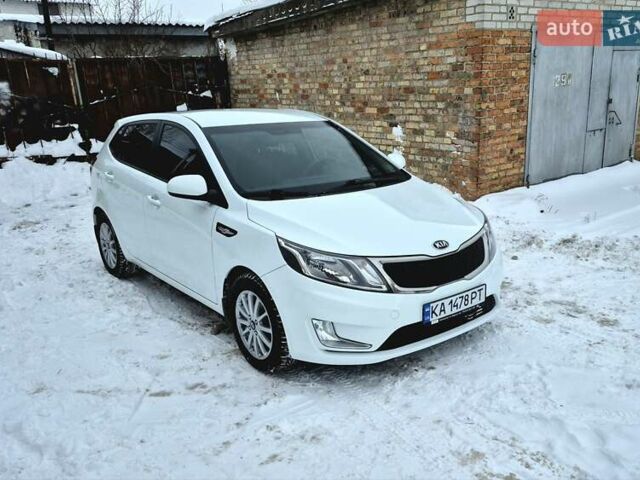 Білий Кіа Ріо, об'ємом двигуна 1.4 л та пробігом 132 тис. км за 8800 $, фото 5 на Automoto.ua