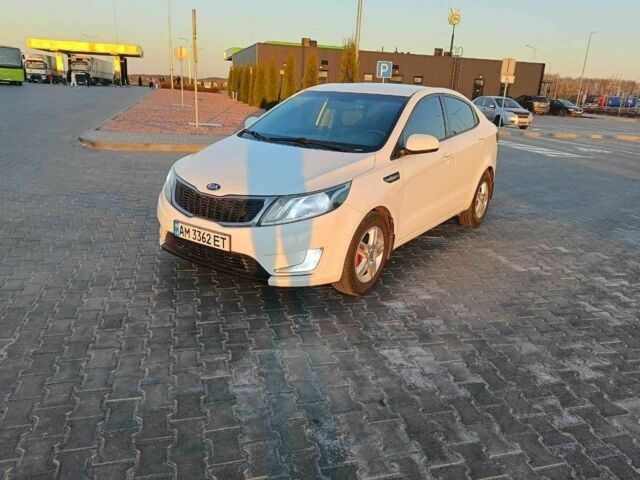 Білий Кіа Ріо, об'ємом двигуна 1.4 л та пробігом 160 тис. км за 8500 $, фото 6 на Automoto.ua