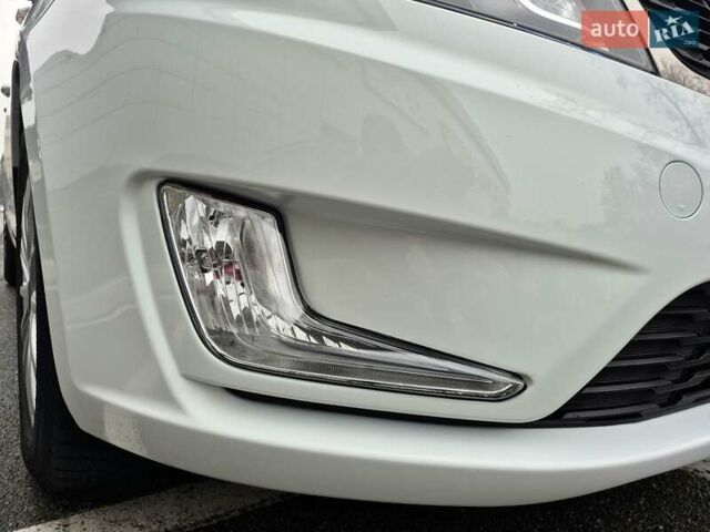 Белый Киа Рио, объемом двигателя 1.4 л и пробегом 132 тыс. км за 8999 $, фото 25 на Automoto.ua
