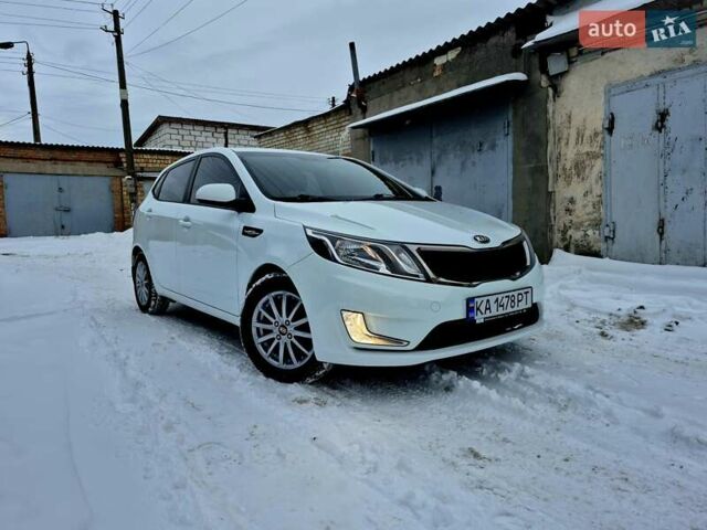 Білий Кіа Ріо, об'ємом двигуна 1.4 л та пробігом 132 тис. км за 8800 $, фото 74 на Automoto.ua