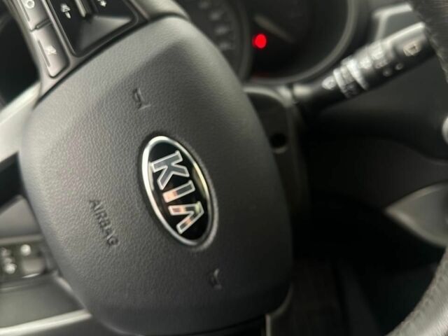 Білий Кіа Ріо, об'ємом двигуна 0 л та пробігом 190 тис. км за 5000 $, фото 8 на Automoto.ua