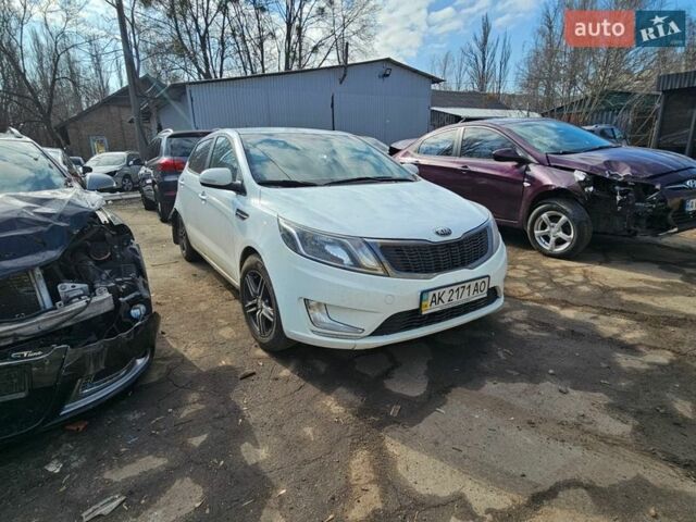 Білий Кіа Ріо, об'ємом двигуна 1.59 л та пробігом 200 тис. км за 2999 $, фото 8 на Automoto.ua