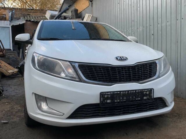 Белый Киа Рио, объемом двигателя 1.6 л и пробегом 170 тыс. км за 2006 $, фото 3 на Automoto.ua