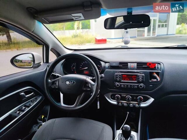 Белый Киа Рио, объемом двигателя 1.4 л и пробегом 285 тыс. км за 6999 $, фото 9 на Automoto.ua