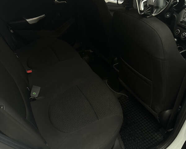 Белый Киа Рио, объемом двигателя 1.4 л и пробегом 132 тыс. км за 7500 $, фото 9 на Automoto.ua