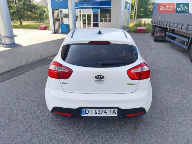 Белый Киа Рио, объемом двигателя 1.4 л и пробегом 282 тыс. км за 7799 $, фото 8 на Automoto.ua