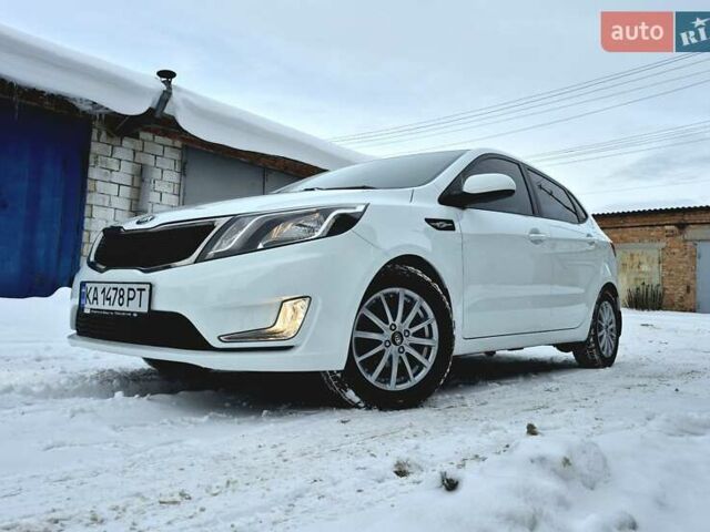 Білий Кіа Ріо, об'ємом двигуна 1.4 л та пробігом 132 тис. км за 8800 $, фото 69 на Automoto.ua