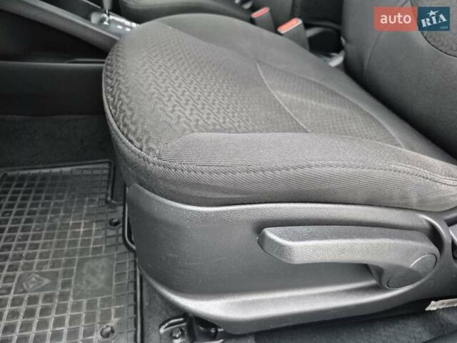 Білий Кіа Ріо, об'ємом двигуна 1.4 л та пробігом 132 тис. км за 8800 $, фото 26 на Automoto.ua