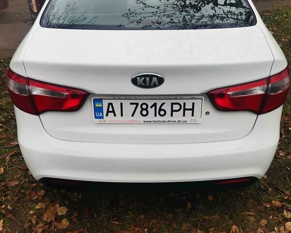 Белый Киа Рио, объемом двигателя 1.4 л и пробегом 159 тыс. км за 7400 $, фото 2 на Automoto.ua