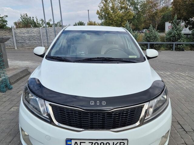 Белый Киа Рио, объемом двигателя 1.4 л и пробегом 82 тыс. км за 8000 $, фото 1 на Automoto.ua