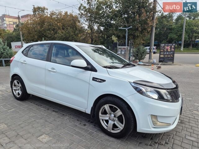 Белый Киа Рио, объемом двигателя 1.4 л и пробегом 82 тыс. км за 8000 $, фото 5 на Automoto.ua
