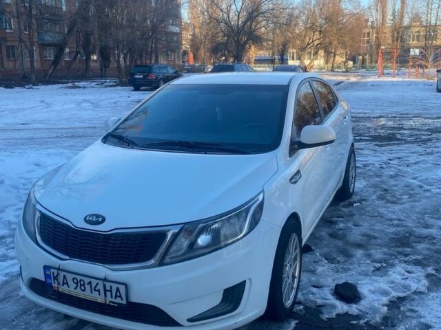 Белый Киа Рио, объемом двигателя 1.4 л и пробегом 184 тыс. км за 7000 $, фото 2 на Automoto.ua