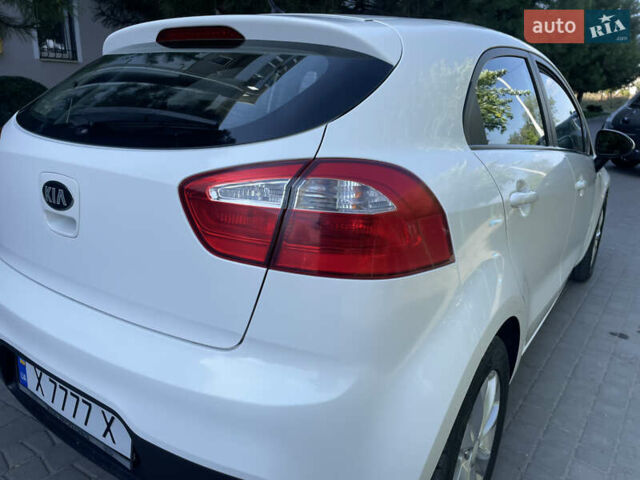 Белый Киа Рио, объемом двигателя 1.3 л и пробегом 127 тыс. км за 6999 $, фото 15 на Automoto.ua