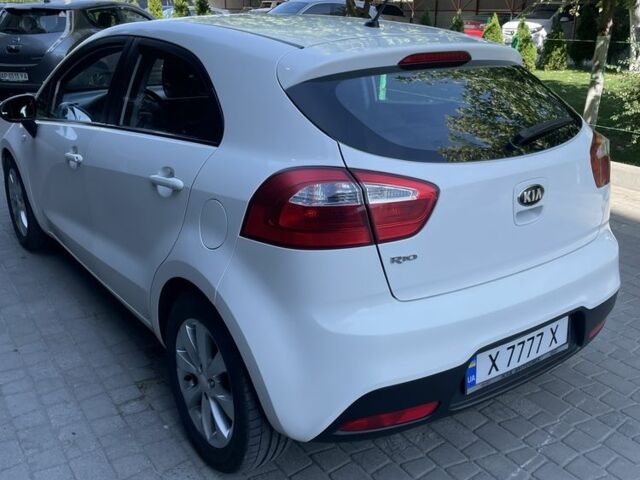Белый Киа Рио, объемом двигателя 0 л и пробегом 127 тыс. км за 6999 $, фото 4 на Automoto.ua