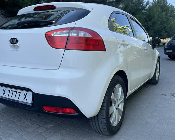 Белый Киа Рио, объемом двигателя 1.3 л и пробегом 127 тыс. км за 6999 $, фото 12 на Automoto.ua