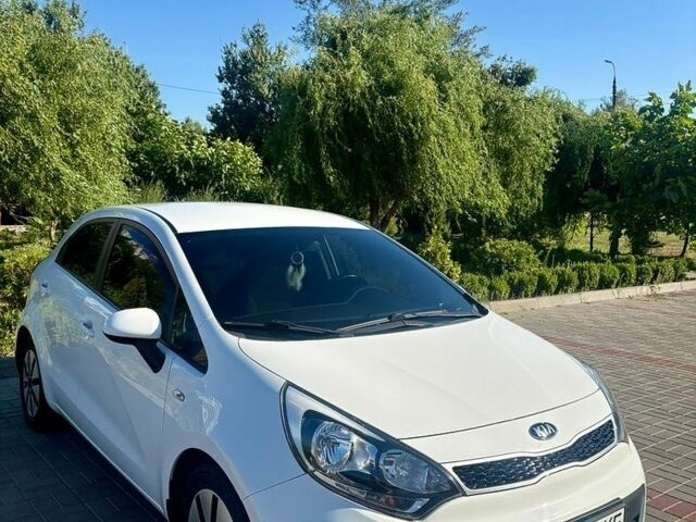 Белый Киа Рио, объемом двигателя 1.4 л и пробегом 82 тыс. км за 12700 $, фото 1 на Automoto.ua