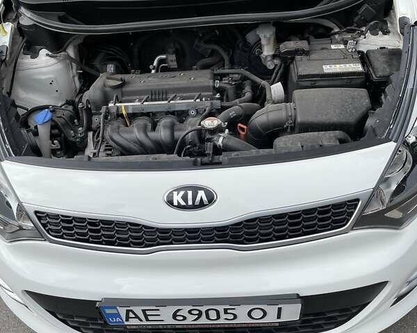 Белый Киа Рио, объемом двигателя 1.4 л и пробегом 94 тыс. км за 11200 $, фото 4 на Automoto.ua
