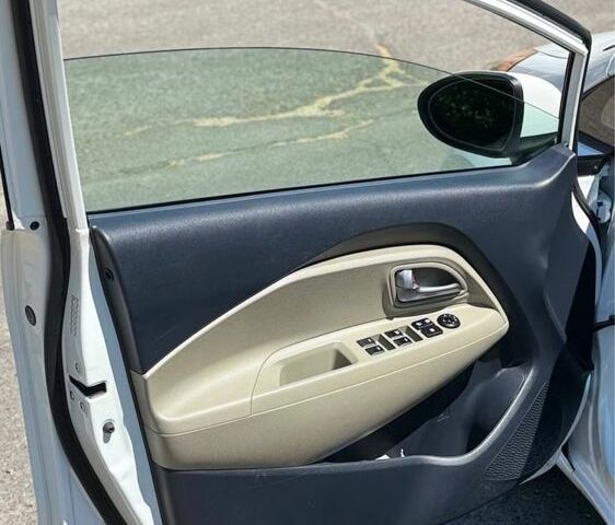 Білий Кіа Ріо, об'ємом двигуна 1.6 л та пробігом 101 тис. км за 8500 $, фото 7 на Automoto.ua