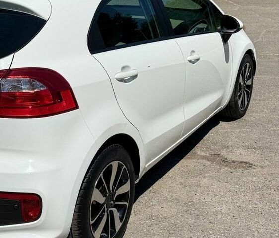 Білий Кіа Ріо, об'ємом двигуна 1.6 л та пробігом 101 тис. км за 8500 $, фото 1 на Automoto.ua