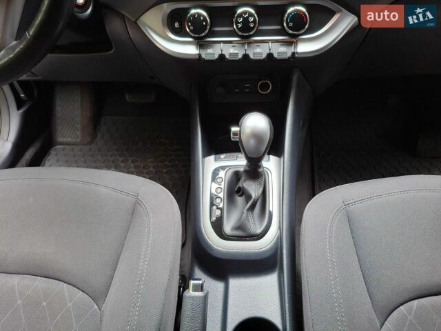 Белый Киа Рио, объемом двигателя 1.4 л и пробегом 78 тыс. км за 12345 $, фото 65 на Automoto.ua