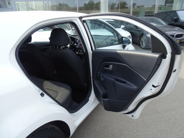 Белый Киа Рио, объемом двигателя 1.1 л и пробегом 72 тыс. км за 8900 $, фото 43 на Automoto.ua