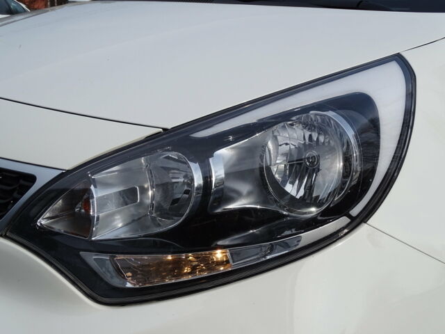 Белый Киа Рио, объемом двигателя 1.1 л и пробегом 72 тыс. км за 8900 $, фото 60 на Automoto.ua