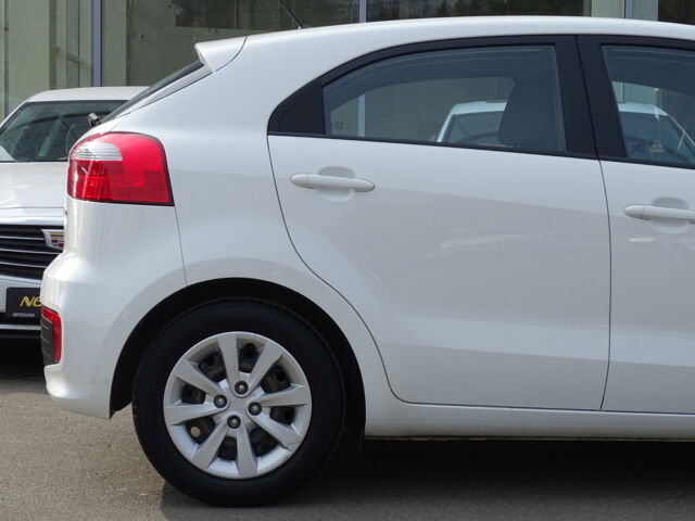 Белый Киа Рио, объемом двигателя 1.1 л и пробегом 72 тыс. км за 8900 $, фото 6 на Automoto.ua