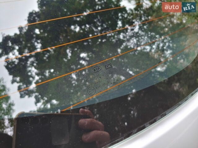 Белый Киа Рио, объемом двигателя 1.4 л и пробегом 78 тыс. км за 12345 $, фото 26 на Automoto.ua