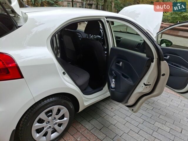 Белый Киа Рио, объемом двигателя 1.4 л и пробегом 78 тыс. км за 12345 $, фото 38 на Automoto.ua