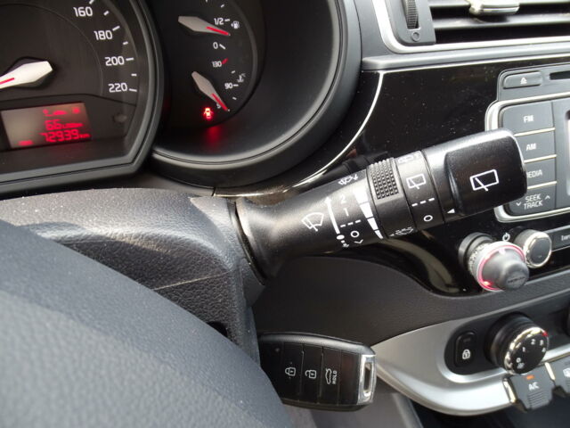 Белый Киа Рио, объемом двигателя 1.1 л и пробегом 72 тыс. км за 8900 $, фото 28 на Automoto.ua