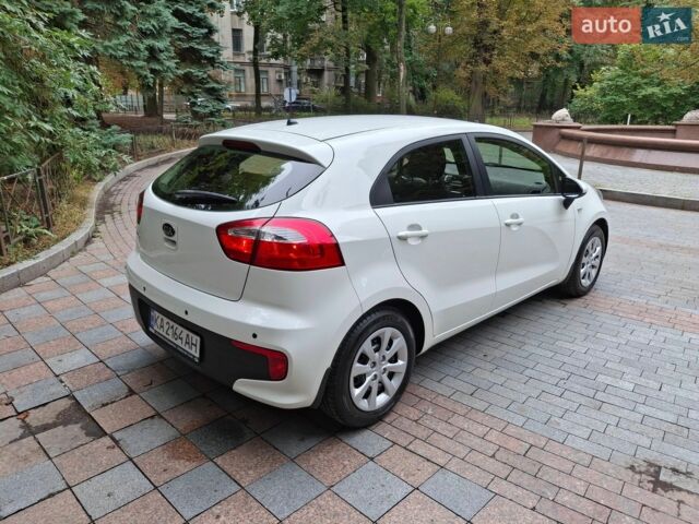 Белый Киа Рио, объемом двигателя 1.4 л и пробегом 78 тыс. км за 12345 $, фото 4 на Automoto.ua