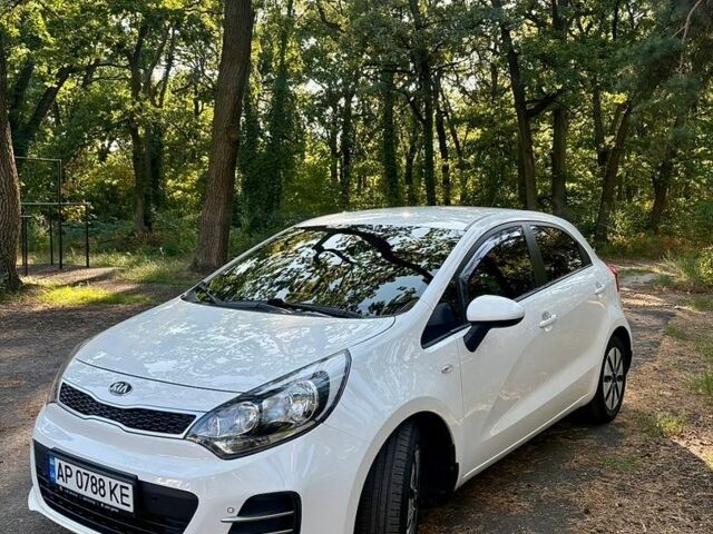 Белый Киа Рио, объемом двигателя 1.4 л и пробегом 82 тыс. км за 12700 $, фото 3 на Automoto.ua